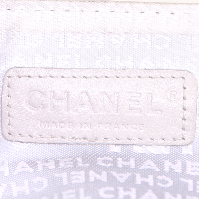 Sac bandoulière Chanel en cuir blanc-cassé - Detail D3
