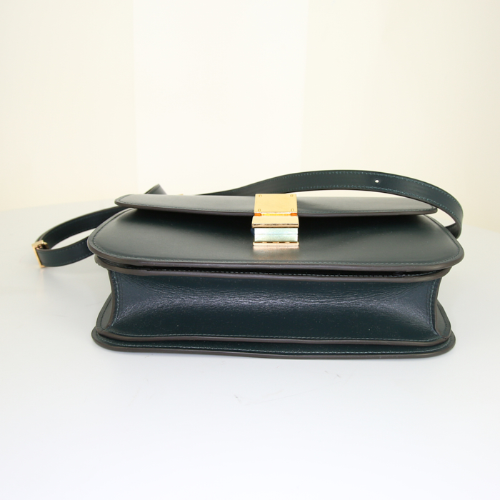 Céline Classic Box shoulder bag in green box leather - Detail D4