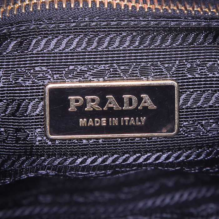 Bolso bandolera Prada Gaufre en lona acolchada negra y cuero negro - Detail D3