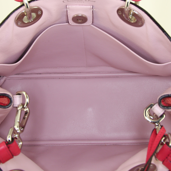 Bolso Cabás Dior Diorissimo modelo mediano en cuero granulado rosa - Detail D3