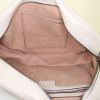 Bolso bandolera Gucci GG Marmont en cuero acolchado blanco - Detail D2 thumbnail