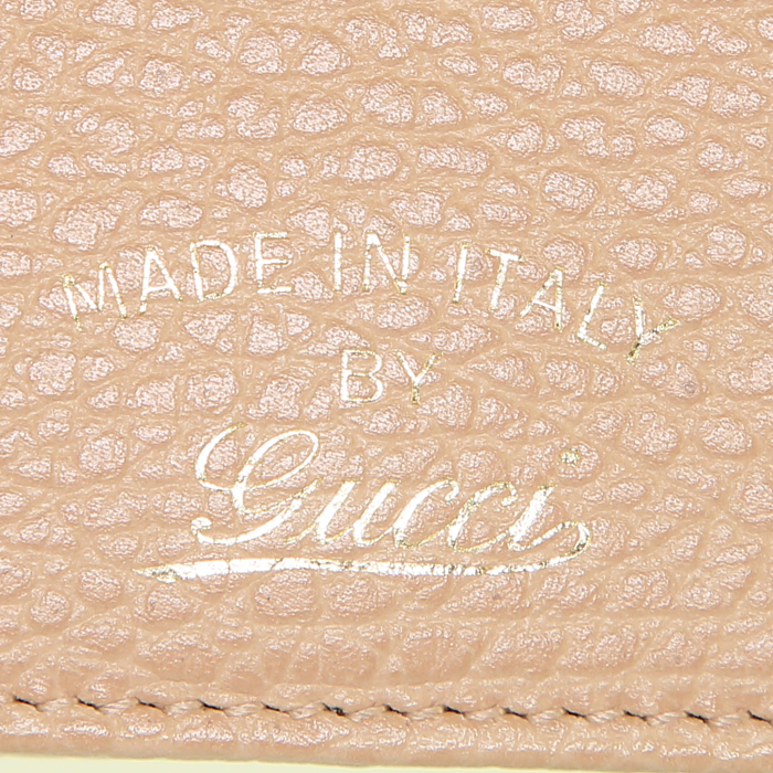 Sac bandoulière Gucci en cuir grainé beige - Detail D3