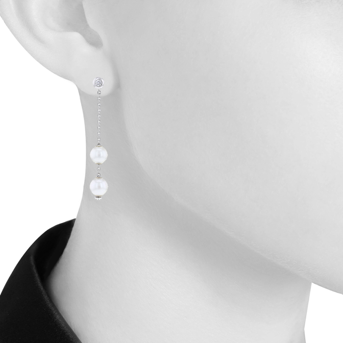 Paire de pendants d'oreilles Mikimoto en or blanc,  perles et diamants - Detail D1