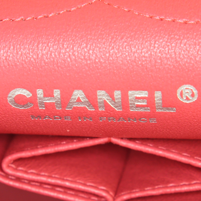 Borsa Chanel Timeless jumbo in pelle martellata e trapuntata corallo - Detail D4