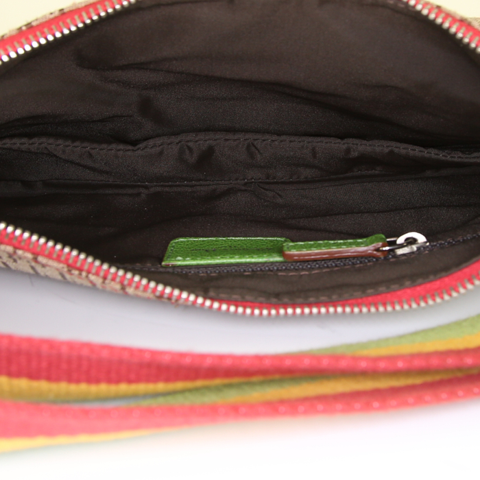 Bolso bandolera Dior Saddle Rasta en lona Monogram Oblique beige, amarilla y verde y cuero rojo - Detail D2