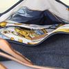 Bolso de mano Dior Saddle en lona denim azul y cuero marrón - Detail D2 thumbnail
