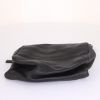 Bolsito de mano Givenchy Pandora en cuero granulado negro - Detail D4 thumbnail