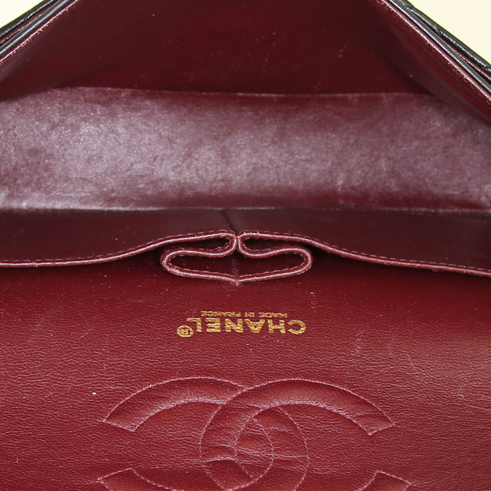 Chanel Timeless Classic handbag in black quilted leather - Detail D3