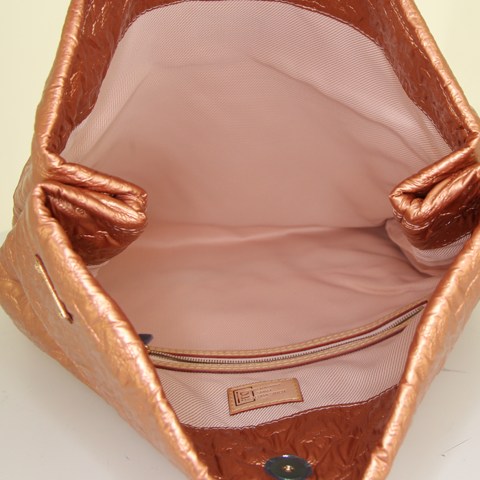 Bolso/bolsito Louis Vuitton Edition Limitée Limelight en cuero irisado acolchado  marrón dorado - Detail D2