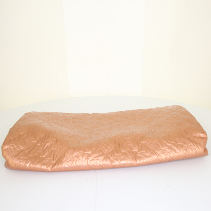 Louis Vuitton Edition Limitée Limelight handbag/clutch in golden brown quilted iridescent leather - Detail D4