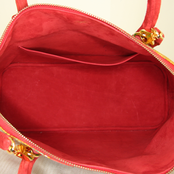 Sac bandoulière Hermes Bolide grand modèle en twill de soie multicolore rouge vert et jaune et veau doblis rouge - Detail D3