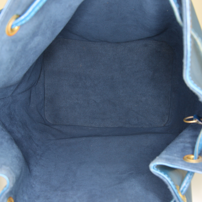 Shopping bag Louis Vuitton petit Noé modello grande in pelle Epi blu - Detail D2