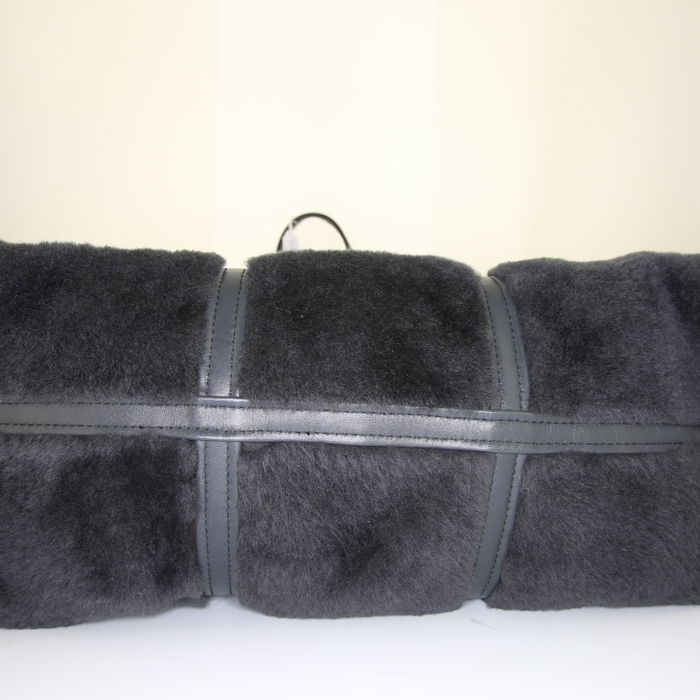 Balenciaga Bazar shopper shopping bag in black synthetic furr and black leather - Detail D4