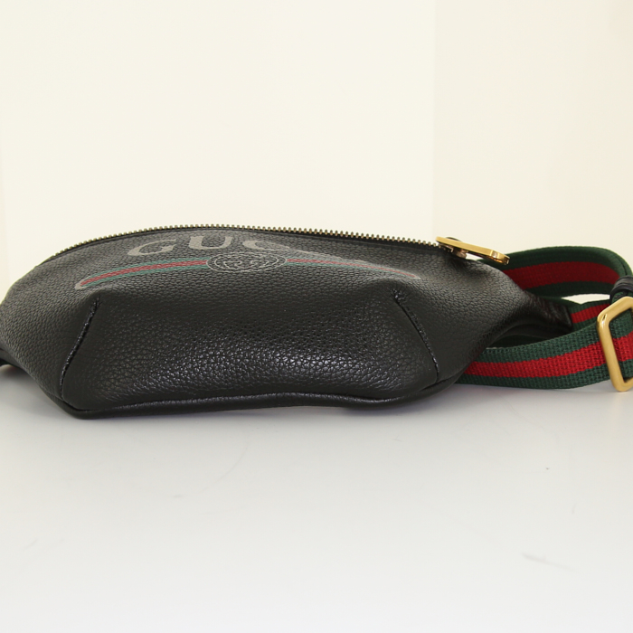 Pochette-cintura Gucci in pelle martellata nera con motivo - Detail D4