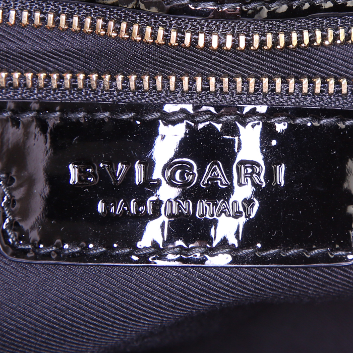 Bulgari Chandra bag worn on the shoulder or carried in the hand in black patent leather - Detail D3