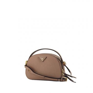 Bolso bandolera Prada Odette en cuero saffiano beige