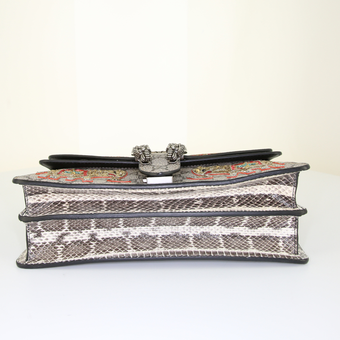 Gucci Dionysus bag worn on the shoulder or carried in the hand in beige monogram canvas and white python - Detail D5