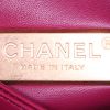Bolso bandolera Chanel Top Handle en piel de pitón rosa - Detail D4 thumbnail
