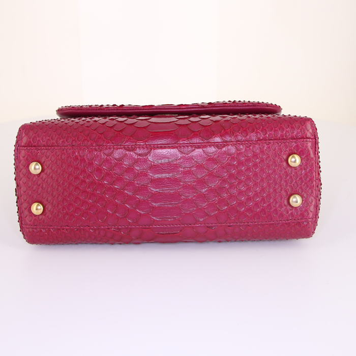 Chanel Top Handle shoulder bag in pink python - Detail D5