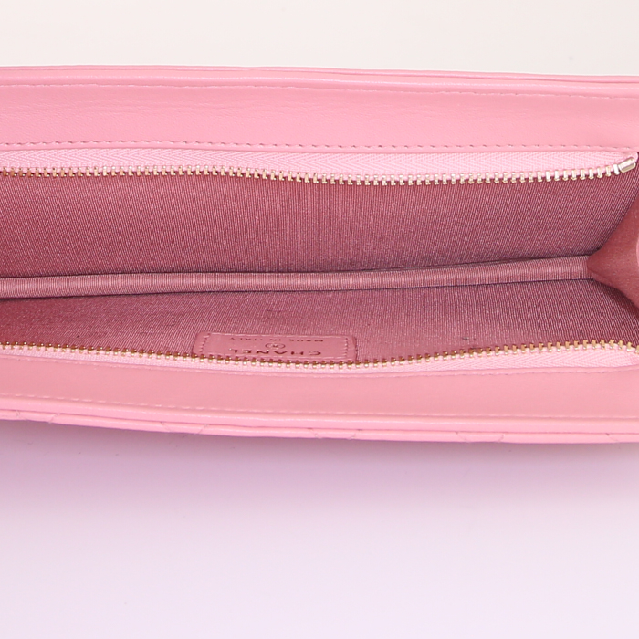 Chanel pouch in pink leather - Detail D2