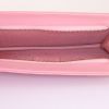 Pochette Chanel in pelle rosa - Detail D2 thumbnail