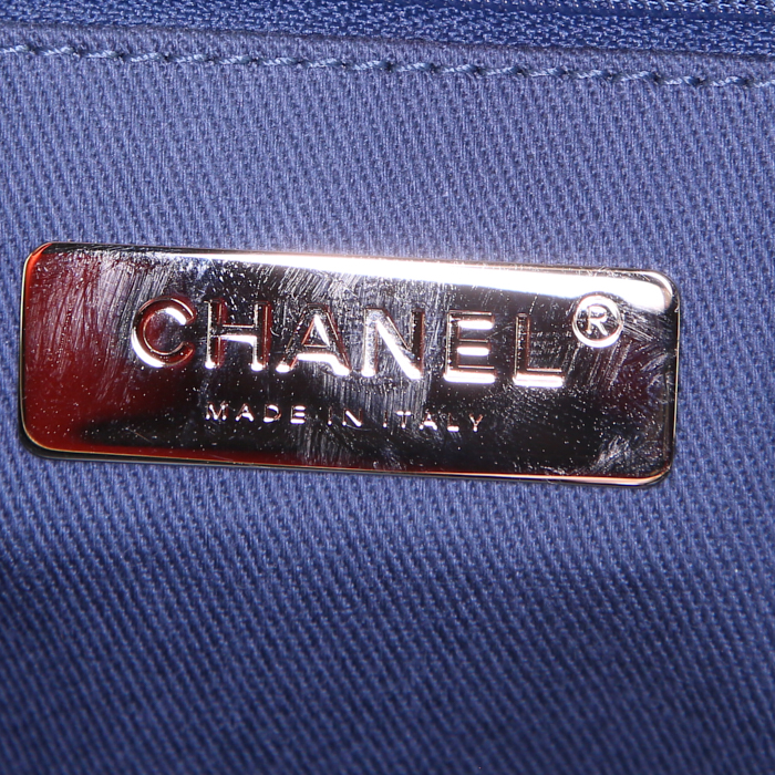 Chanel backpack in blue grained leather - Detail D3