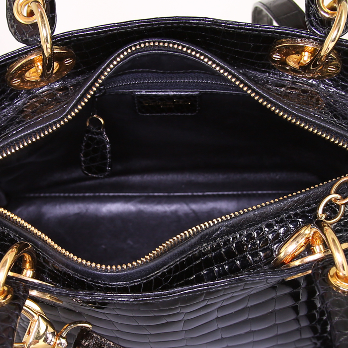 Bolso de mano Dior Lady Dior modelo mediano en cocodrilo negro - Detail D3