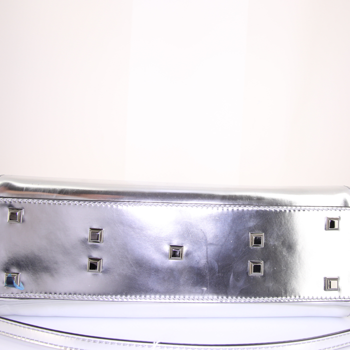 Valentino Garavani My Rockstud handbag in silver leather - Detail D5