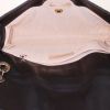 Bolso bandolera Chanel Boy en vinilo negro - Detail D3 thumbnail