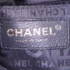Sac bandoulière Chanel Mini Timeless en satin noir - Detail D3 thumbnail