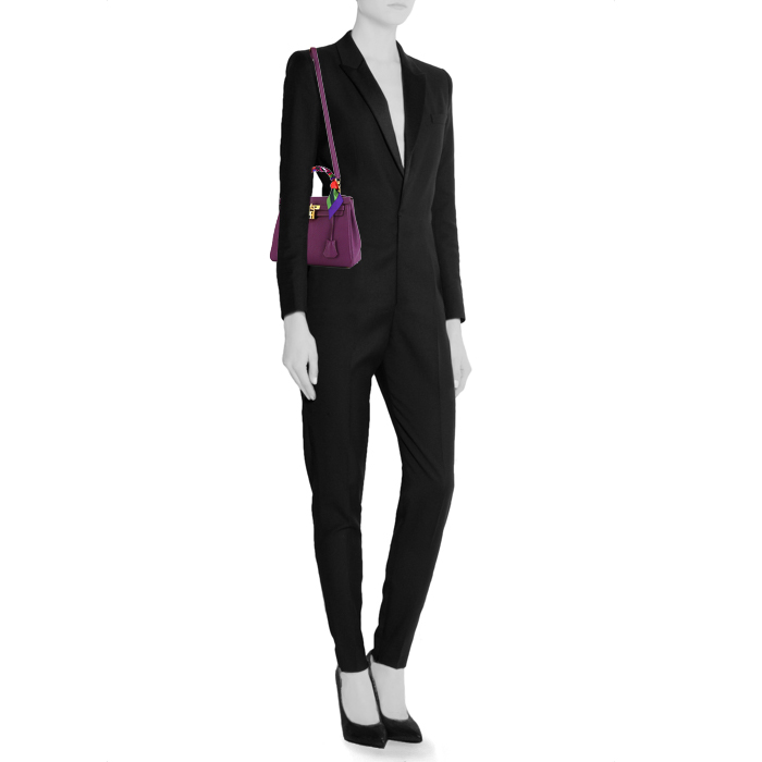 Sac à main Hermes Kelly 25 cm en cuir togo violet Anemone - Detail D2
