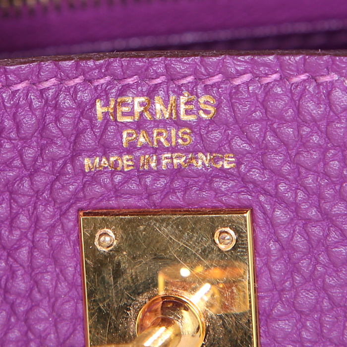 Hermes Kelly 25 cm handbag in purple Anemone togo leather - Detail D3