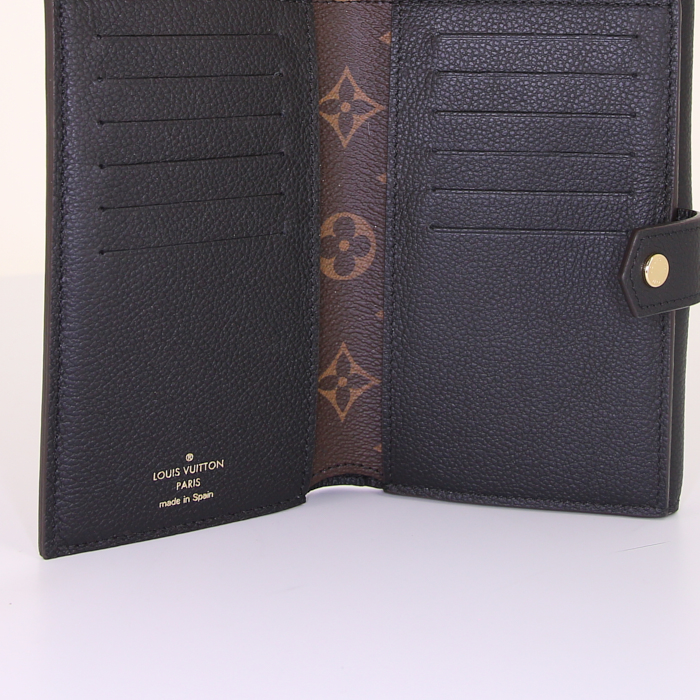 Louis Vuitton Pallas Compact wallet in brown monogram canvas and black leather - Detail D2