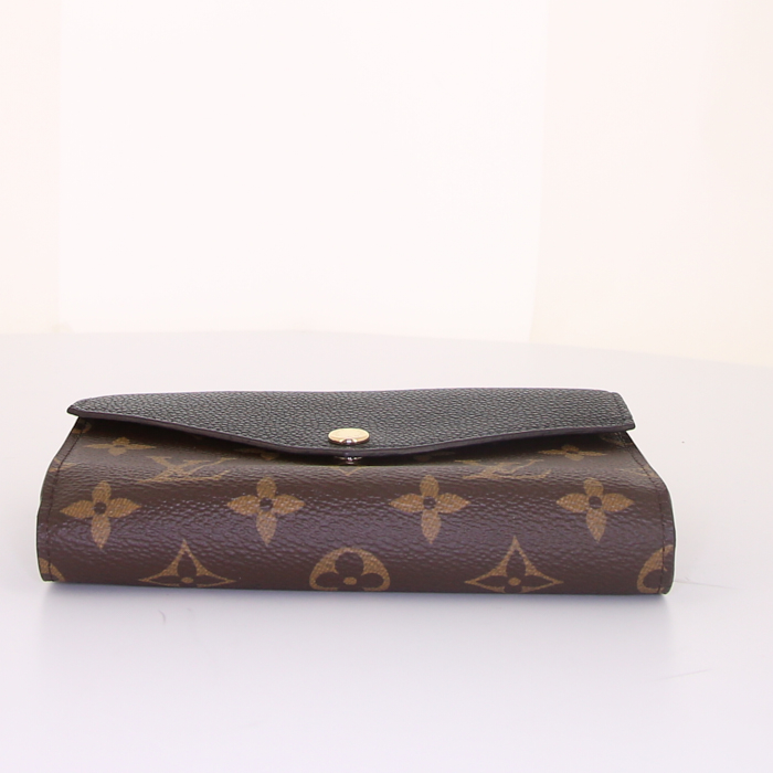 Louis Vuitton Pallas Compact wallet in brown monogram canvas and black leather - Detail D4
