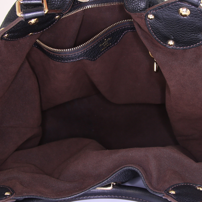 Bolso de mano Louis Vuitton L en cuero mahina negro - Detail D2