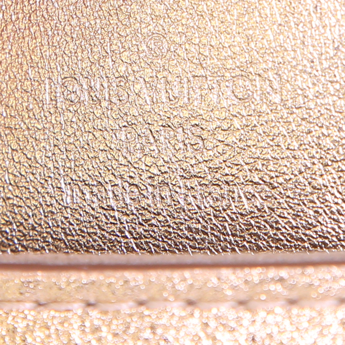 Pochette Louis Vuitton Louise en cuir doré - Detail D3