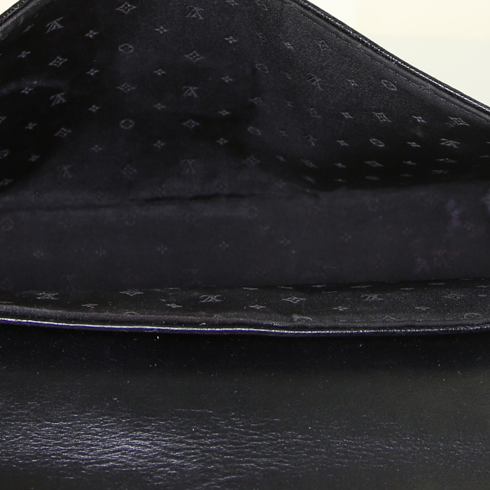 Bolso para llevar al hombro o en la mano Louis Vuitton L'Aimable en cuero suhali negro - Detail D2
