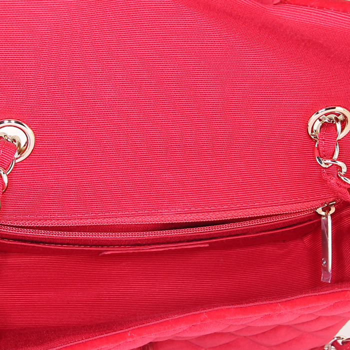 Chanel Timeless small model shoulder bag in red velvet - Detail D2