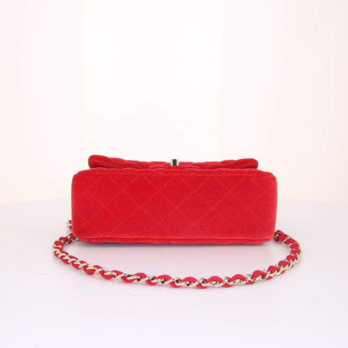 Chanel Timeless small model shoulder bag in red velvet - Detail D4