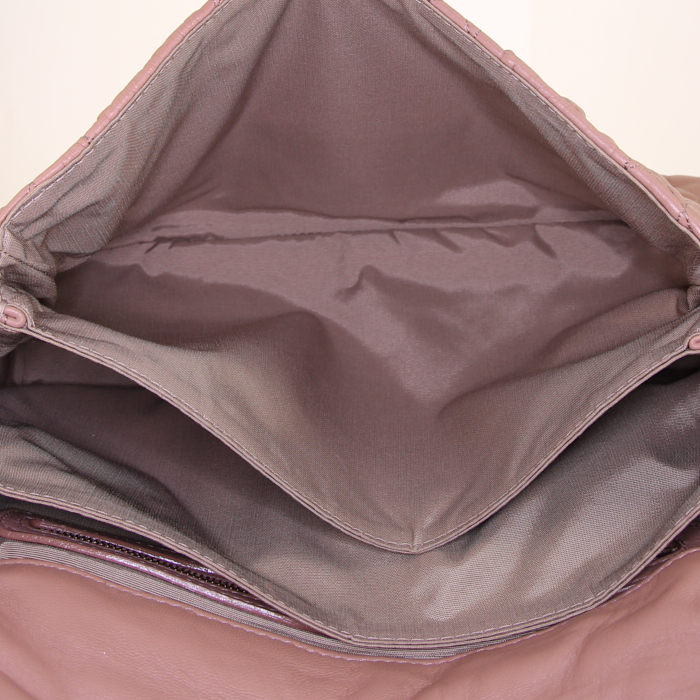 Dior Délices bag worn on the shoulder or carried in the hand in rosy beige quilted leather and beige satin - Detail D2