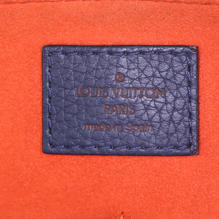Porte-documents Louis Vuitton en cuir grainé bleu - Detail D4