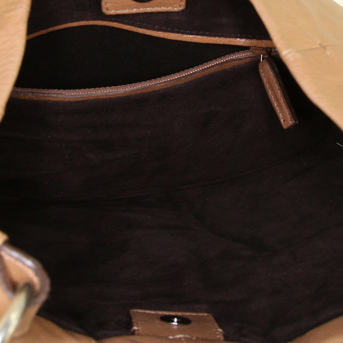 Yves Saint Laurent Mombasa handbag in beige leather - Detail D2