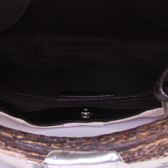 Bolso de mano Yves Saint Laurent Mombasa en lona rosa y cuero marrón oscuro - Detail D2