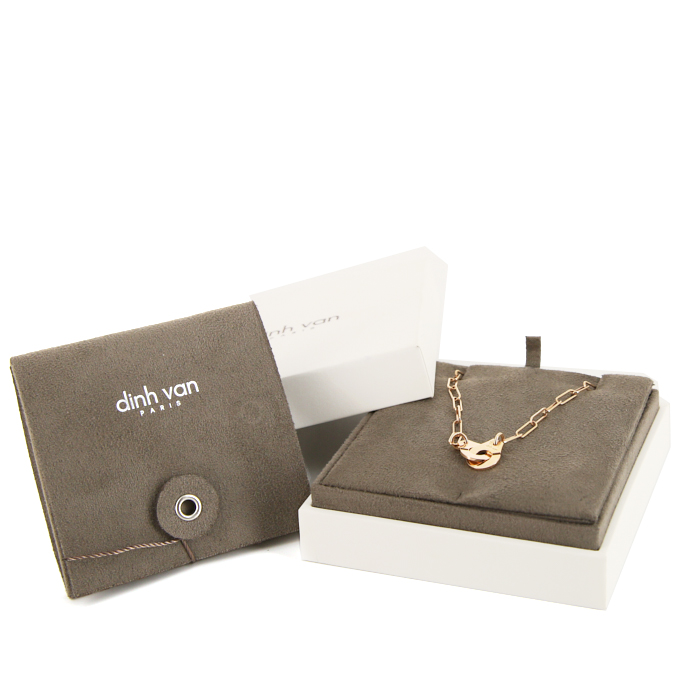 Collier Dinh Van Menottes R10 en or rose - Detail D2