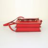 Bolso bandolera Hermès Roulis en cuero swift rojo - Detail D4 thumbnail