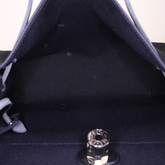 Bolso bandolera Hermes Herbag en lona negra y cuero negro - Detail D3