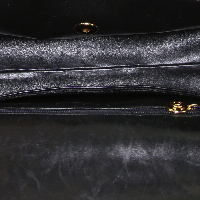 Sac bandoulière Chanel Vintage en cuir verni matelassé noir - Detail D2