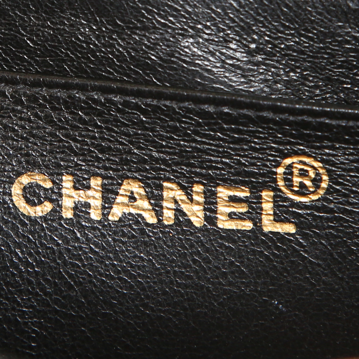 Sac bandoulière Chanel Vintage en cuir verni matelassé noir - Detail D3