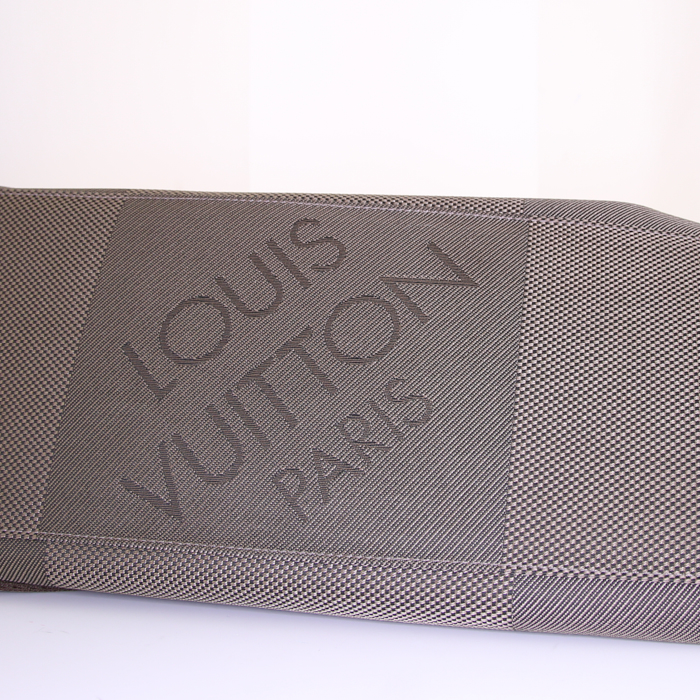 Bolsa de viaje Louis Vuitton Geant Albatros en tela monogram beige gris y cuero natural - Detail D5