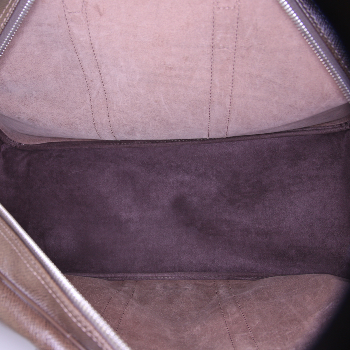 Louis Vuitton Kendall travel bag in brown taiga leather - Detail D3